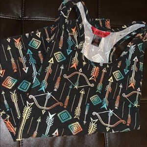 Black arrow designed tank